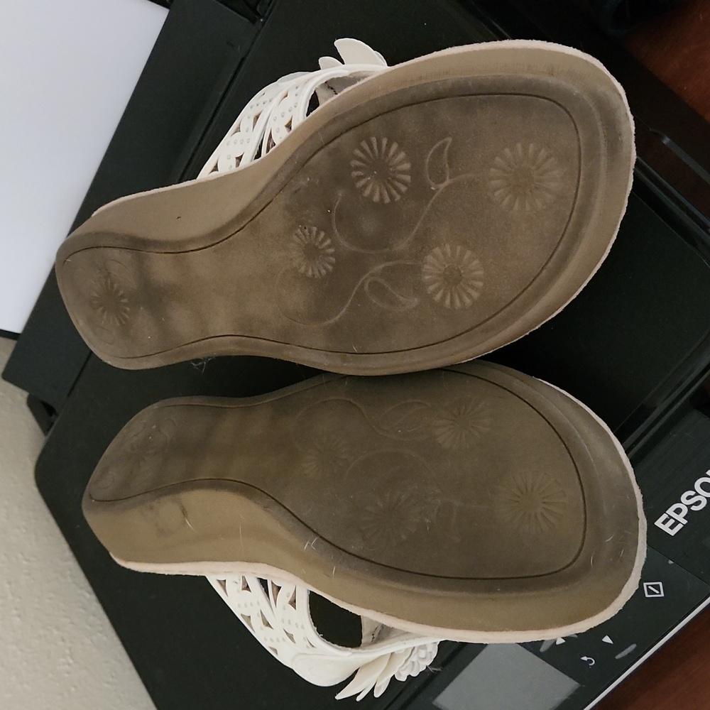 Cliffs by White Mountain Sandals - Picture 2 of 3
